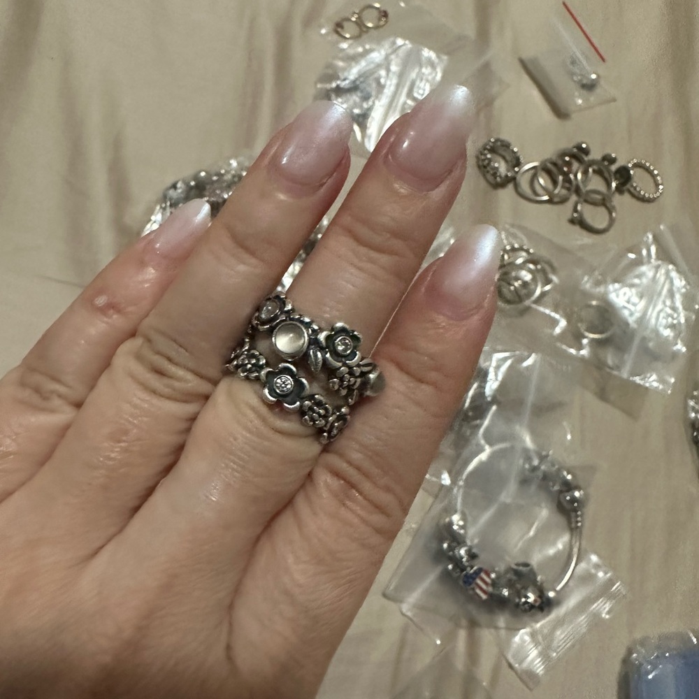 Pandora rings size 52